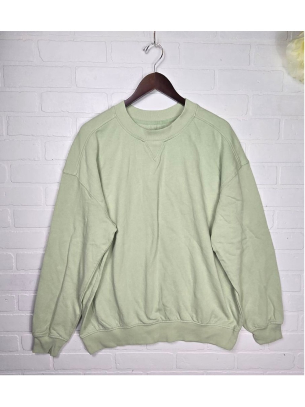 Goodfellow Pastel Sage Crewneck Size Large